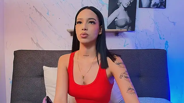 Snapshot of Paulina_Lopezz chatting on June 12, 4:21 am Paulina Lopezz online show from June 12, 4:21 am