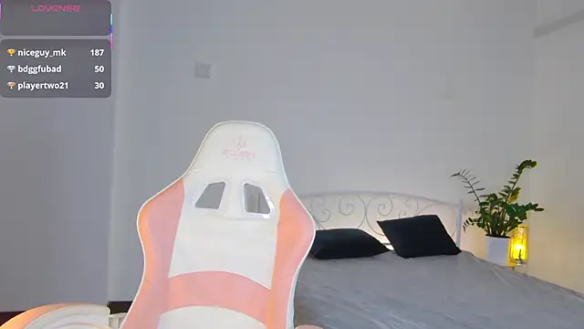 GiKarerra online show from November 29, 9:15 pm