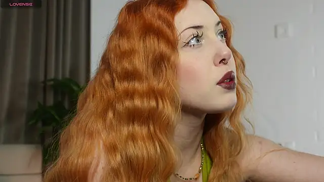 Snapshot of GiKarerra chatting on February 11, 2:39 pm GiKarerra online show from February 11, 2:39 pm