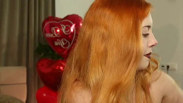 Snapshot of GiKarerra chatting on February 12, 2:39 pm GiKarerra online show from February 12, 2:39 pm