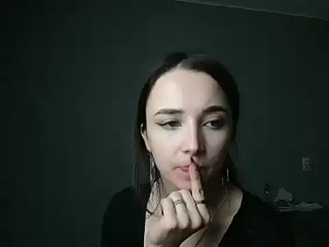 Eva Gloryy online show from March 7, 4:00 pm