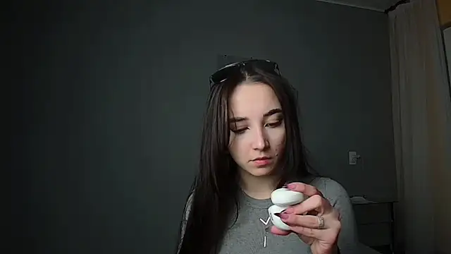 Eva Gloryy online show from March 14, 5:35 pm