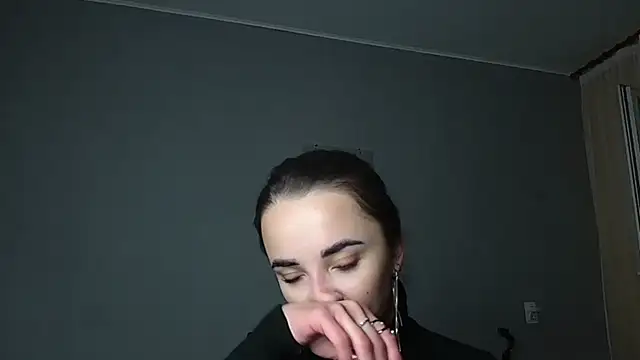 Eva Gloryy online show from May 31, 7:03 pm