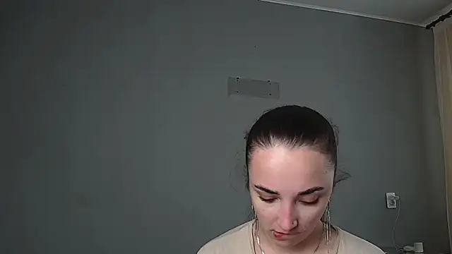 Eva Gloryy online show from May 23, 1:32 pm