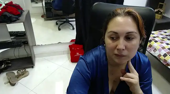 BRENDA LORENS online show from January 23, 2:50 pm