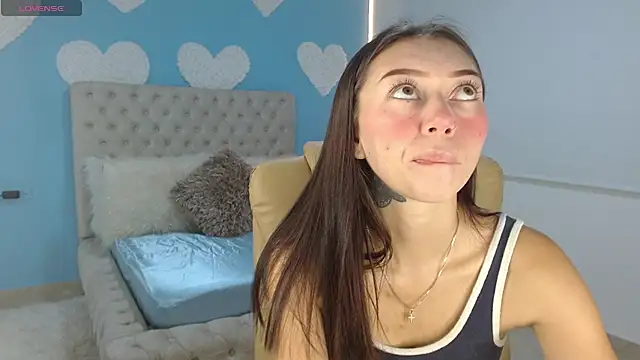 Snapshot of Rossie_Belucci chatting on February 12, 1:37 pm Rossie Belucci online show from February 12, 1:37 pm