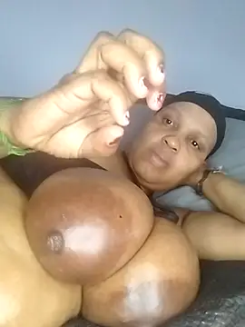 bubblendz1988 online show from November 29, 4:18 pm