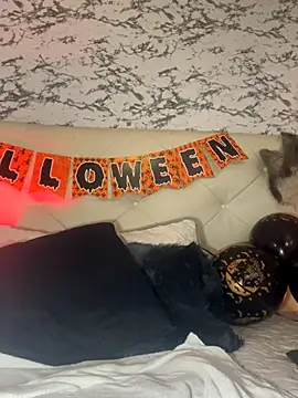 Lili  taylor online show from November 1, 2:29 am