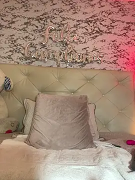 Lili  taylor online show from March 1, 12:43 am