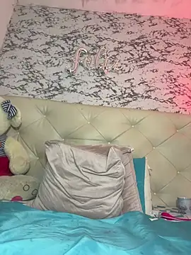 Lili  taylor online show from April 1, 12:13 am