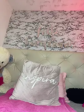 Lili  taylor online show from February 26, 12:54 am