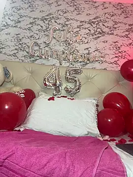 Lili  taylor online show from February 4, 11:00 pm