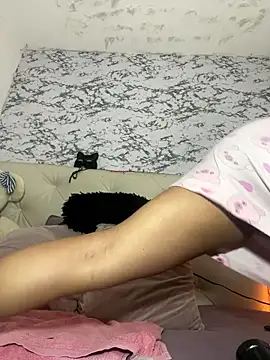 Lili  taylor online show from January 12, 10:36 pm