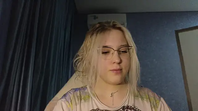 HotBrandyX online show from November 9, 12:31 pm