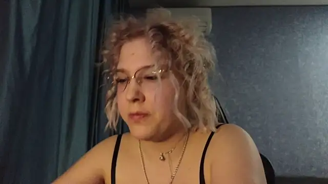 HotBrandyX online show from April 9, 1:17 pm