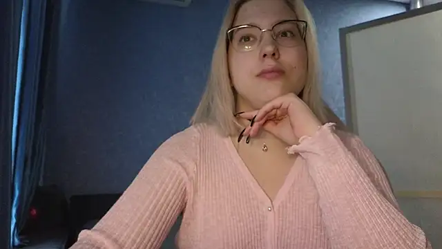 HotBrandyX online show from October 23, 6:01 am