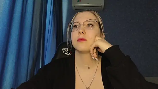 HotBrandyX online show from May 22, 6:11 am