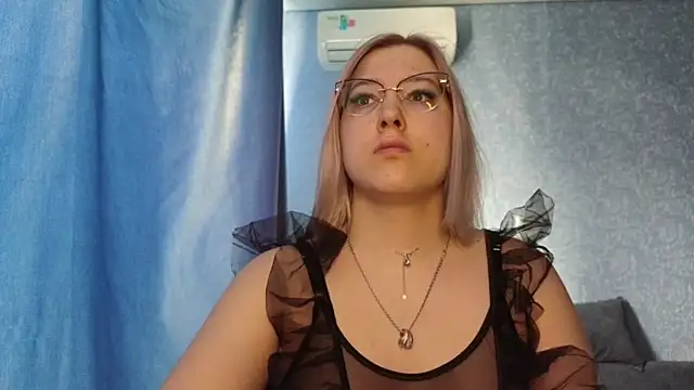 HotBrandyX online show from April 26, 1:47 am