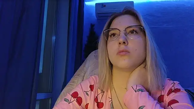 HotBrandyX online show from January 8, 10:43 am