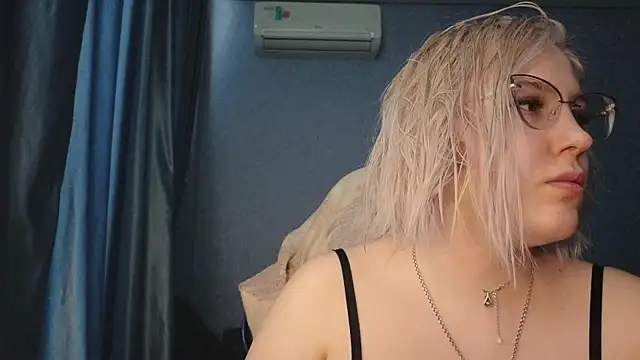 HotBrandyX online show from March 19, 10:26 am