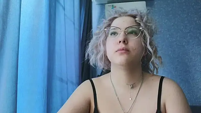 HotBrandyX online show from April 11, 4:20 am