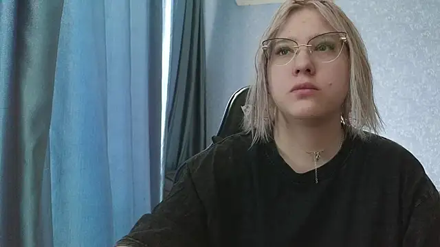 HotBrandyX online show from April 12, 4:27 am