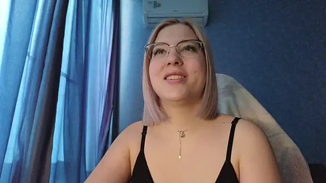 HotBrandyX online show from November 1, 4:19 am