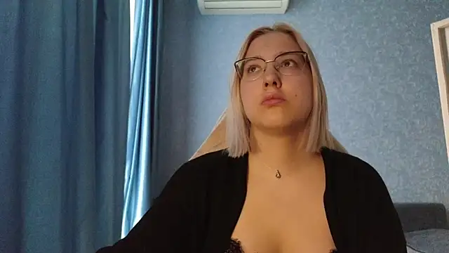 HotBrandyX online show from October 20, 6:04 am