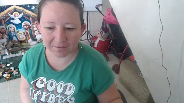 Snapshot of Yohis_Kiut25 chatting on November 25, 6:41 pm Yohis Kiut25 online show from November 25, 6:41 pm