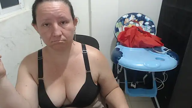 Yohis Kiut25 online show from January 6, 5:33 am