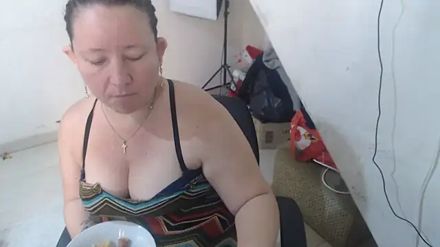 Yohis Kiut25 online show from December 4, 8:08 pm