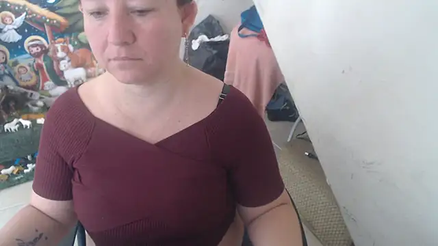 Snapshot of Yohis_Kiut25 chatting on November 17, 5:06 pm Yohis Kiut25 online show from November 17, 5:06 pm