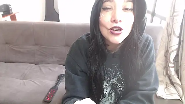 Snapshot of sharonnleon chatting on February 6, 6:13 pm sharonnleon online show from February 6, 6:13 pm