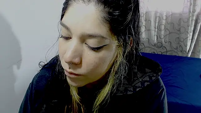 Snapshot of sharonnleon chatting on October 7, 8:54 pm sharonnleon online show from October 7, 8:54 pm