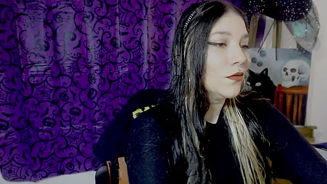 Snapshot of sharonnleon chatting on October 11, 5:25 pm sharonnleon online show from October 11, 5:25 pm