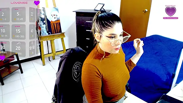 sharonnleon online show from January 9, 7:43 pm