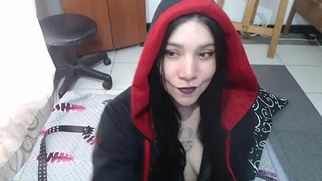 Snapshot of sharonnleon chatting on February 20, 4:36 pm sharonnleon online show from February 20, 4:36 pm