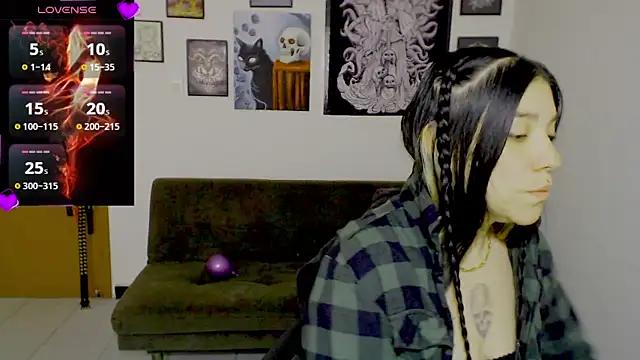 sharonnleon online show from February 5, 8:59 pm