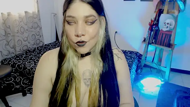 sharonnleon online show from October 31, 9:22 pm