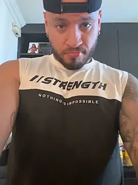 Snapshot of dereckgreen chatting on June 2, 7:14 pm dereckgreen online show from June 2, 7:14 pm