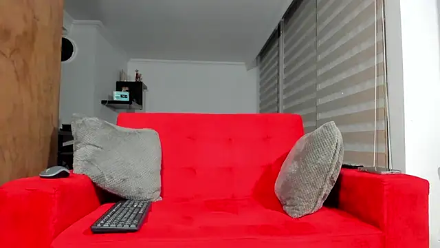 Snapshot of dereckgreen chatting on December 3, 10:03 am dereckgreen online show from December 3, 10:03 am