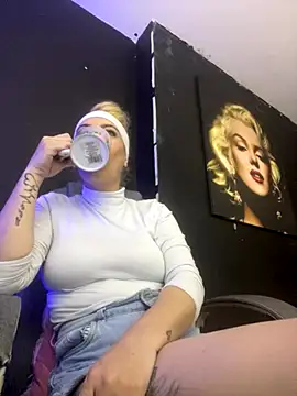 viktoria davis  online show from October 22, 12:32 am