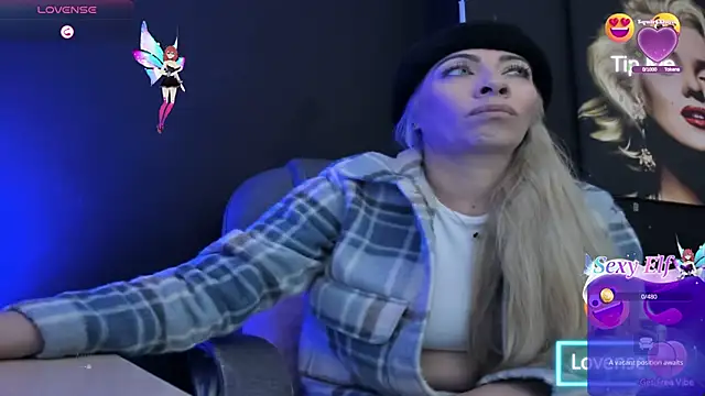 viktoria davis  online show from December 17, 12:15 am