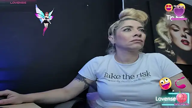 viktoria davis  online show from November 20, 11:58 pm