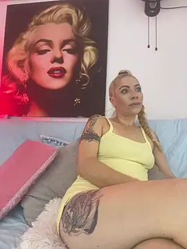 viktoria davis  online show from June 1, 11:59 pm