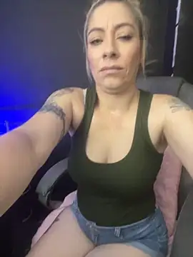 viktoria davis  online show from November 22, 10:41 pm