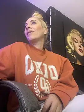 viktoria davis  online show from October 9, 11:49 pm