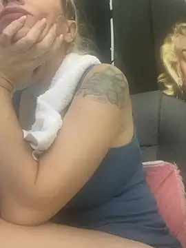 Snapshot of viktoria_davis_ chatting on February 12, 10:20 pm viktoria davis online show from February 12, 10:20 pm