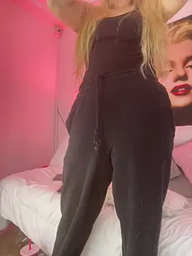 viktoria davis  online show from May 25, 12:43 am