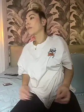 viktoria davis  online show from April 6, 12:50 am